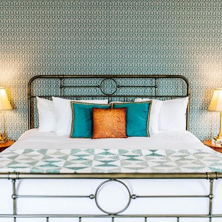 White House Hotel Херманн Экстерьер фото